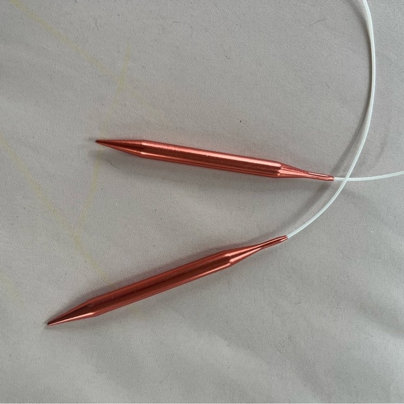 Metallic Red Loop Knitting Needles - Picture 2 of 3